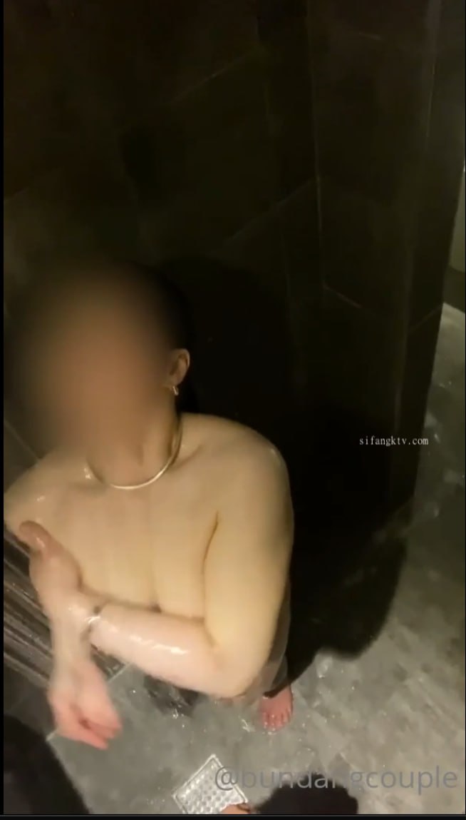 MKMP-522 新生活は欲求不満の爆乳人妻に日替わりで誘惑される毎日ヤリまくりマンション